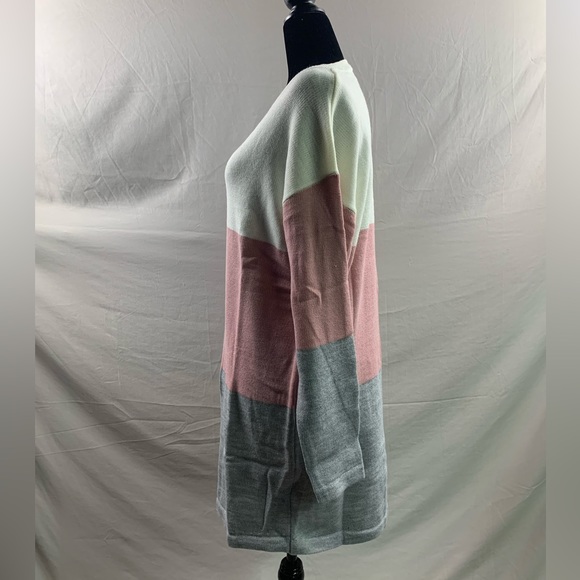 Color Block Sweater Dress - Picture 7 of 8